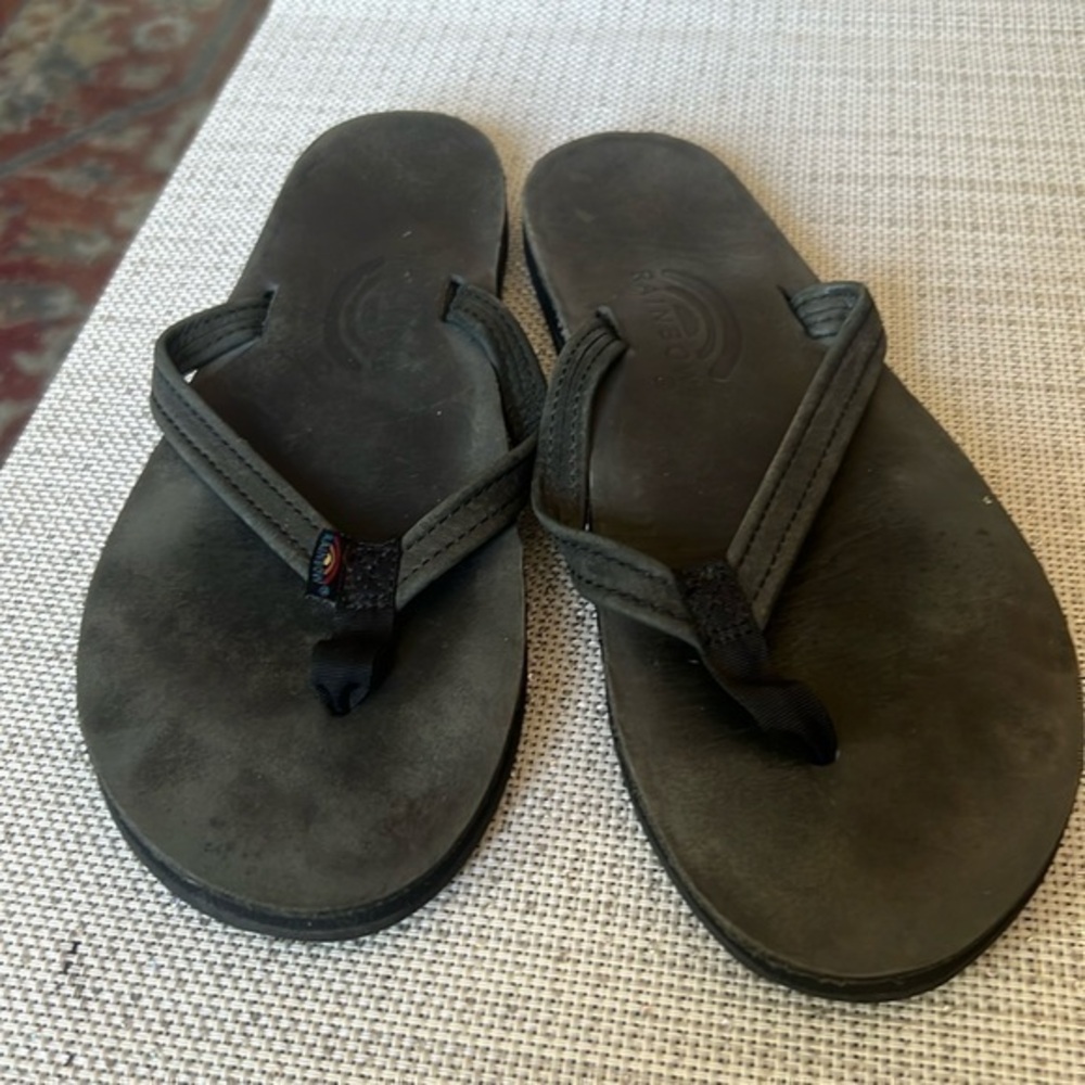 Rainbow chocolate brown strappy sandal. size L
